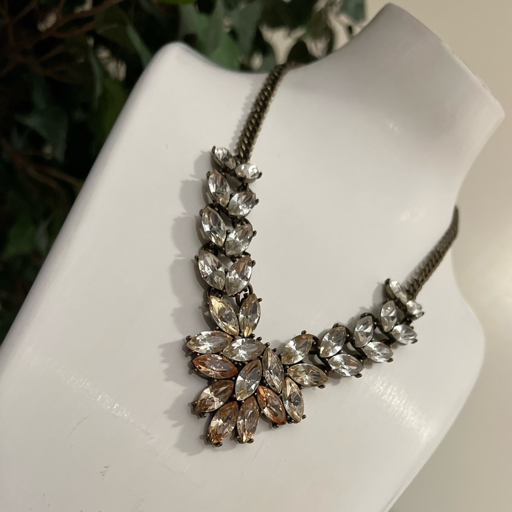 ✔️Sugarfix Peach and Clear Teardrop Shaped Crystal Statement Necklace - Picture 2 of 7